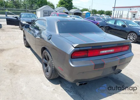 2013 Dodge Challenger R/T Plus из США, поврежденный, VIN 2C3CDYBT8DH653494